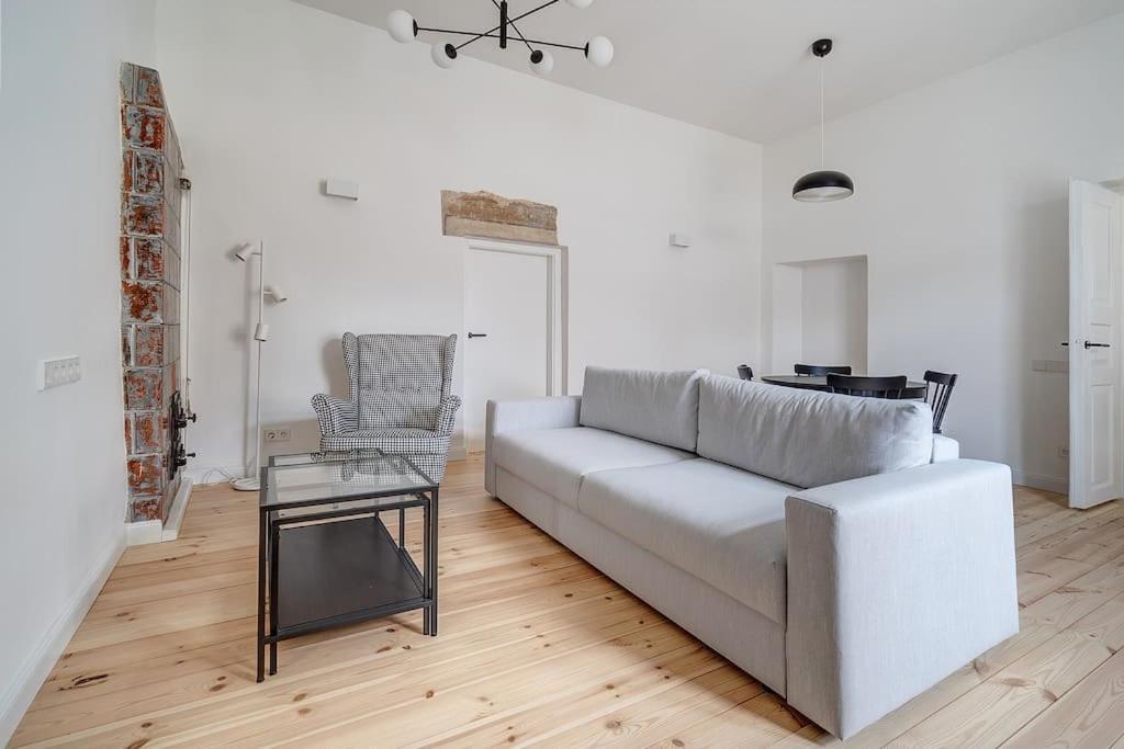 Spacious 2-Bedroom Flat In Old Town By Urban Rent Vilnius Ngoại thất bức ảnh