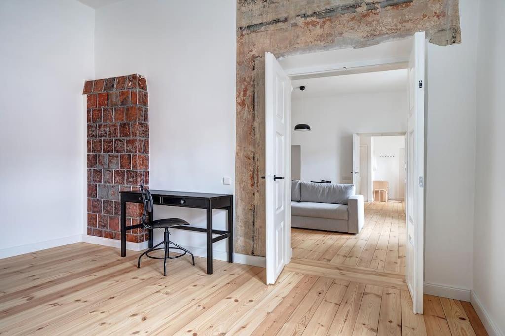 Spacious 2-Bedroom Flat In Old Town By Urban Rent Vilnius Ngoại thất bức ảnh