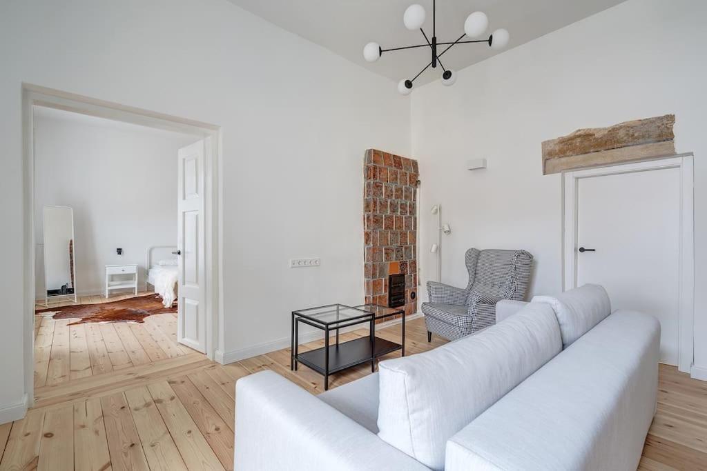 Spacious 2-Bedroom Flat In Old Town By Urban Rent Vilnius Ngoại thất bức ảnh