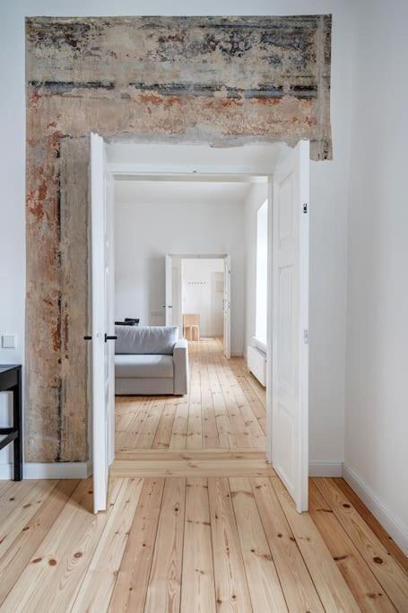 Spacious 2-Bedroom Flat In Old Town By Urban Rent Vilnius Ngoại thất bức ảnh