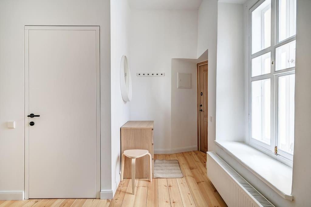 Spacious 2-Bedroom Flat In Old Town By Urban Rent Vilnius Ngoại thất bức ảnh