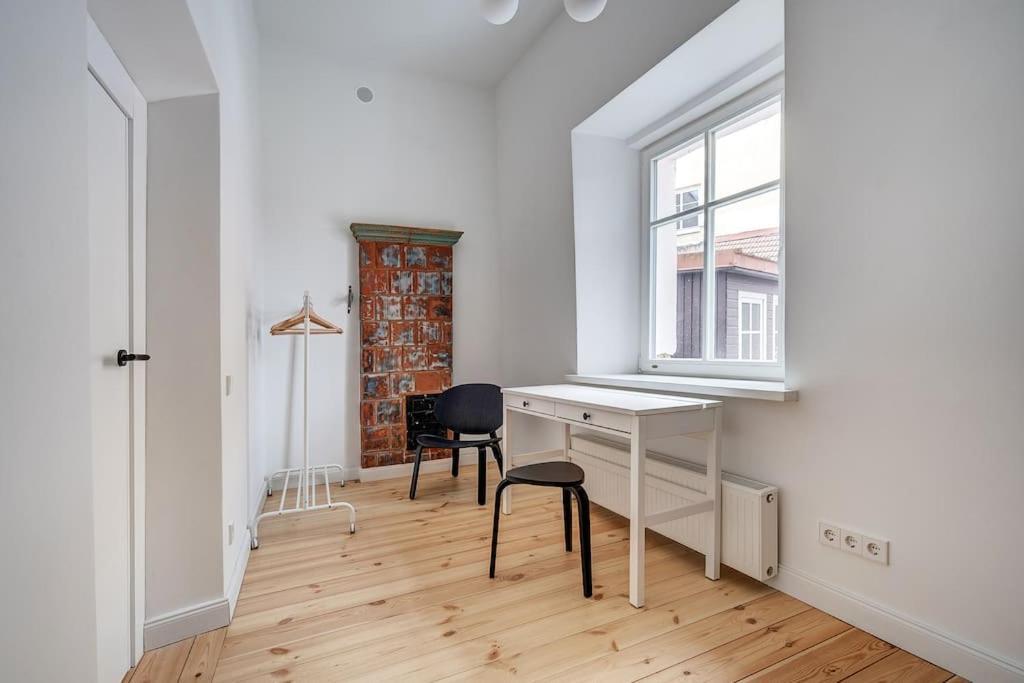 Spacious 2-Bedroom Flat In Old Town By Urban Rent Vilnius Ngoại thất bức ảnh